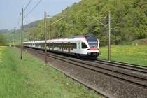 RABe 521 024-0 und RABe 521 010-9 fahren am 21.4.09 als S3 nach Olten von Gelterkinden Richtung Tecknau.