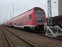 Abgestellte Doppelstocksteuerwagen am 22.April 2009 in Mukran.