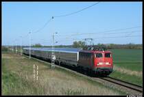 115 332 mit IC 1809 Urlaubsexpress aus Stralsund nach Rostock am 19.04.09 in M�nchhagen.