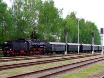 638.1301 mit den aus 5Wagen bestehenden SLp91148, Einfahrt Bhf. Ried i.I.; 090426
