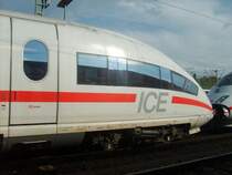 Ein ICE bei der Einfaht im Stuttgarter Hbf. Der ICE fuhr weiter nach Hamburg-Altona bzw. ein Zugteil bis M�nster. 26.04.09 