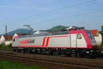 Faszinierende Lichtstimmungen ergeben sich fast min�tlich an diesem Ansitzpunkt an der KBS 650 bei Auerbach. 185 602-0 zeigt ihr blitzsauberes Blechkleid... (23.04.09).