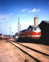 219 064-3 in Wismar (1994).

<a href= http://www.bahnbilder.de/kauf  target= _blank ><img src= http://www.bahnbilder.de/counter/counter_new.php?key=389379851  alt= Bahnbilder.de  title= bahnbilder.de  border= 0 ></a>
