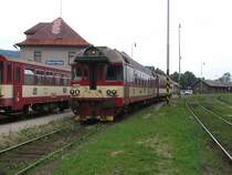 854 019-7 mit Sp 1869 Chlumec nad Cidlinou-Trutnov Hlavn� N�dra�� auf Bahnhof Star� Paka am 13-7-2007.
