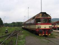 854 215-1 mit Sp 1866 Trutnov Hlavn� N�dra��-Chlumec nad Cidlinou auf Bahnhof Star� Paka am 13-7-2007.