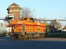 EKO 62 f�hrt zur�ck in den Stralsunder Hafen um den zweiten Teil des Gipszuges samt angeh�ngter 145 zu holen. (21.04.09)