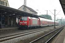 146 203-5 f�hrt am 1.5.2009 mit RE 19214 nach Mosbach-Neckarelz in den Plochinger Bahnhof ein.