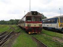 854 020-5 mit Sp 1868 Trutnov Hlavn� N�dra��-Chlumec nad Cidlinou auf Bahnhof Star� Paka am 13-7-2007.