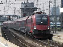 Railjet am 02.05.09 im M�ncher Hauptbahnhof mit dem Stellwerk im Hintergrund