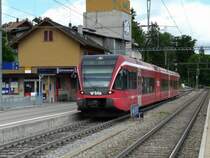 bls - Regio nach Bern mit dem Triebwagen RABe 2/8 526 280-3 im Bahnhof G�mmenen am 16.05.2009