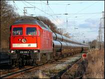 232 230-3 f�hrt mit Nachschub f�r die Ostsee-Pipeline am sp�ten Nachmittag des 18.03.2008 in den Bahnhof Miltzow ein.