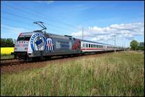 101 144 durchf�hrt mit IC 2376 von Karlsruhe nach Stralsund am 12.05.2009 den Bahnhof Martensdorf.
