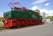 BR EL 2 Diese Industrielok (4-1124-100-B3 ) war im Braunkohlekombinat Bitterfeld im Einsatz und steht nun als Denkmal auf dem Gel�nde von Bombardier in Hennigsdorf
Diese elektronischen Grubenloks wurden bis 1988 im LEW ( Lokomotivbau Elektrotechnische Werke )  Hans Beimler  in Hennigsdorf gebaut.

Tag des offenen Unternehmens
16.05.2009