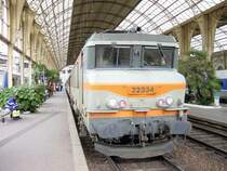 22334 vor TER Intercit�s nach Marseille, Abfahrt Nizza 16:04, 8. Juni 2002