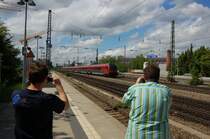 Der Railjet war ein beliebtes Fotoobjekt. M�nchen, 16.05.2009