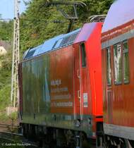 IRE 4720 (Konstanz-Offenburg) mit Schublok 146 231-6  Triberger Wasserf�lle  am ehemaligen Bahnhof Sommerau 20.5.09. Das erste Bild der neuen Werbelok 146 231-6 die f�r die Triberger Wasserf�lle wirbt