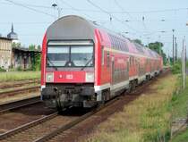 RB14 nach Senftenberg hier gerade bei der Einfahrt in den Bahnhof von L�bbenau/Spreewald auf Gleis 4. 21.05.2009