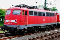 110 452-0 steht am 03.05.2009 mit eingezogenen  F�hlern  auf einem Nebengleis des Mindener HBf geparkt. Abends ging es dann wieder in den planm��igen Einsatz. 