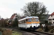 Mittlerweile bereits historisch ist diese Aufnahme, die den VT 27 der SWEG als SWE 70773 von Neckarbischofsheim Nord nach H�ffenhardt am 24. Februar 2009 zeigt. Der 1966 gebaute MAN Schienenbus wurde zum 04 April mit Fristablauf abgestellt, wodurch die Anzahl der betriebsf�higen MAN bei der SWEG Waibstadt auf zwei Exemplare geschrumpft ist - Zwei Steuerwagen sind ebenfalls noch vorhanden. Die Aufnahme entstand in Neckarbischofsheim Helmhof. Die Strecke nach H�ffenhardt erlebt am 31. Juli 2009 ihren vorl�ufig letzten Betriebstag.