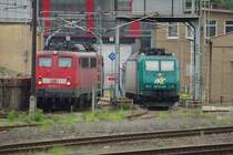Blick in das Eisenacher Bahnbetriebswerk. Hier stehen am 21.05.2009 140 612-3. dahinter 140 327-8 und die R4C 185-CL 006.