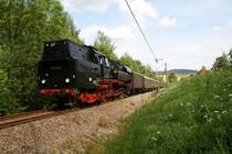 65 1049-9 passiert mit dem SEM Sonderzug am 22.05.09 das ehemalige Einfahrtssignal des Bahnhofs Gr�nst�tel.