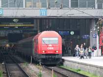 2016066-9 ist mit RE963 am M�nchner Hbf.Gl11 bereitgestellt; 090515