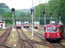 Der Schienenbus ist zur�ck (hier VT798 706-8 der PEF)
Wurde fr�her der Personenverkehr fast ausschliesslich mit den  Uerdingern  am Rieder-Kreuz bew�ltigt, so wickelt Heutzutage fast ausschliesslich die BR5047 den Personenverkehr auf diesen Schienenstr�ngen ab; 090521
