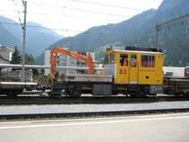 Hier rangiert am 23.5.2008 ein Baufahrzeug in Reichenau.