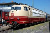 Eine von sehr wenig gut platzierten Loks im DB Museum Koblenz-L�tzel am 23.05.2009. Die BR 103 113-7. 