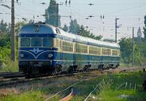 Dieseltriebwagen 5145.14 + 5145.01  Blauer Blitz  als Sdzg. E 16193 von Wien S�d nach Koper, fotografiert am 21.05.2009 kurz vor Wien Atzgersdorf.