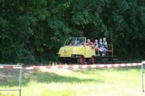 Schienentrabi Nummer 2 in Action.Wer wollte konnte sich im rasanten Tempo hin und her fahren lassen. Es war ein Spass f�r alle die mitgefahren sind.