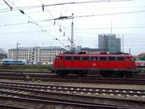115 302-2 ist am M�nchner-Hbf unterwegs; 090515