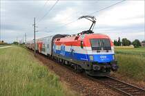 1116.108 pendelte am 31. Mai 2009 den ganzen Tag zwischen Stockerau und Krems/Donau, hier zu sehen am REX 7125 nahe Hadersdorf am Kamp.


