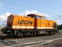 LOCON 216 (203 142-5) f�hrt solo am alten Lokschuppen in der Maybachstra�e vorbei in Richtung Magdeburg Hbf. Fotografiert am 31.05.2009