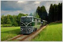 2050.05 der �GEG am 1.6.2009 anl�sslich der Pfingstdampftage in Ampflwang, mit einem Personenzug von Timelkam nach Ampflwang verkehrend, kurz vor ihrem Ziel.