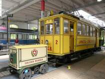 VBZ - Tram Ce 2/22 2 zusamen mit dem Postwagen Ausgestellt im Trammuseum in der Stadt Z�rich am 26.04.2009