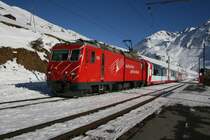 Ob die GlacierExpress-Z�ge tats�chlich im N�tschen kreuzen m�ssten, ist mir nicht bekannt. Jedenfalls war dies am 13.1.2007 so, wobei der Glacier 907 (mit HGe 102) nach Abfahrt des 30 Minuten versp�teten Gegenzuges gleich auch noch den Autozug abzuwarten hatte... 
