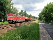 Gr�ne Idylle und roter GZ.
155 244-7 durch Bestensee am 20.06 um 10:55.