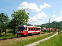 Am 20. Mai 2009 fuhr der 5090 009-1 als Regionalzug von Laubenbachm�hle nach St.P�lten. Diese Aufnahme zeigt den Zug wenige Meter vor dem Bahnhof Kirchberg an der Pielach.