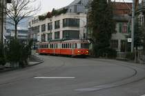 Der BDWM-BDe 8/8 9 f�hrt am 3.1.2008 als S17 durch die Tramstrasse in Dietikon und wird in wenigen Augenblicken den Bahnhof erreichen. 