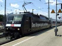 DB 120 159 am 18.06.2009 in N�rnberg Hbf mit 150 Jahre M�rklin Werbung.