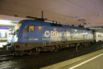 Den Nachtzug Richtung Budapest Keleti pu zog am 24.06.09 die 1016 023-2  Kyoto  ab M�nchen Hbf. 