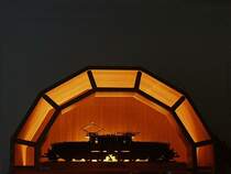 M�rklin-Krokodil (Spur1) in der Vitrine