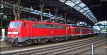 111 126 mit dem RE11433 nach K�ln Messe/Deutz im Bahnhof Aachen Hbf 6.7.2009