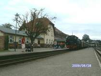 Am 28.Juni 2009 f�hrt 99 2321 in den Bf K�hlungsborn-West ein.
