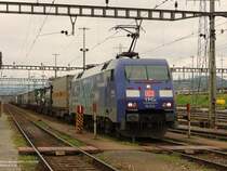 The DB BR 152 137-6 wait the permission to start with a TEC train from Italy to Germany.