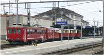 Dies ist jetzt der Nachschuss des ABDeh 2/4 der RHB, der seine Wagen nach Heiden st�sst. (09.07.2009)
