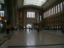 Die Halle des Leipziger Hauptbahnhof bilden den Abschluss der Monumentalbauten des 19.Jahrhundert und den Auftakt des sachlichen Bauens des fr�hen 20. Jahrhundert.