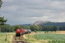 294 762 mit G�terzug am 08.08.2009 bei Hirschau (Strecke Amberg-Schnaittenbach)