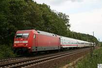 101 030-5 mit einen Intercity am Haken auf den Weg in Richtung W�rzburg am 11. Juli 2009.